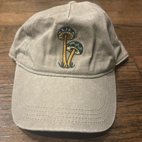 Vintage Mushroom Hat 🍄‍🟫 - Picture 1 of 2
